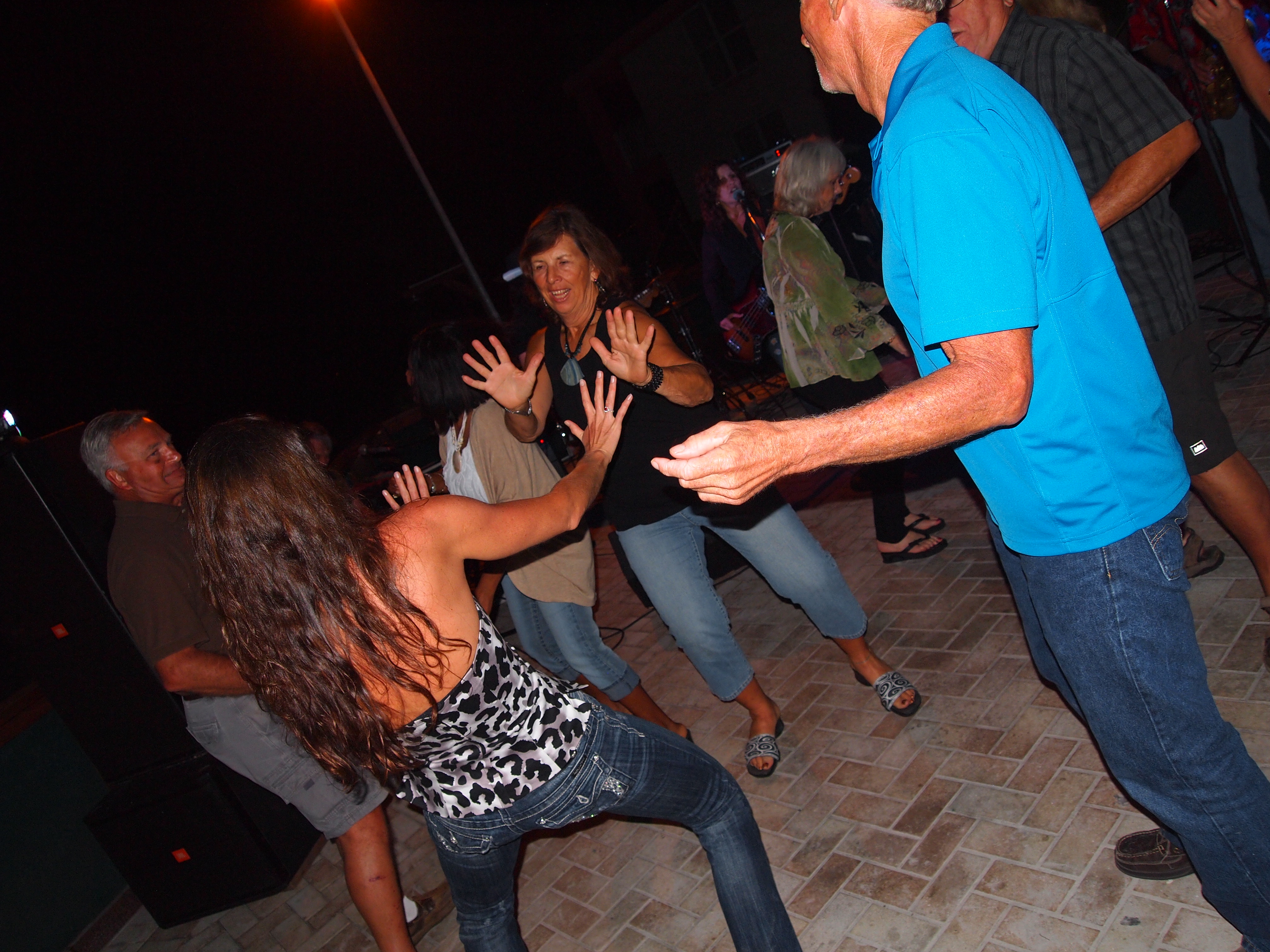 OLYMPUS DIGITAL CAMERA