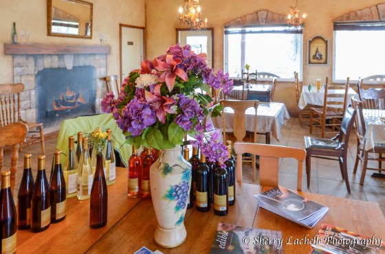 Quaint Restaurant and tasting room at Meranda-Nixon Winery